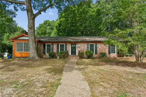 682 Village Green Parkway Pw Pkwy, Newport News, VA 23602