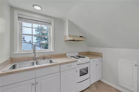 Kitchen - 1607 E Ocean View Ave, Norfolk, VA 23503 photo 3 of 4