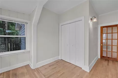 Entry Way - 1607 E Ocean View Ave, Norfolk, VA 23503 photo 2 of 7