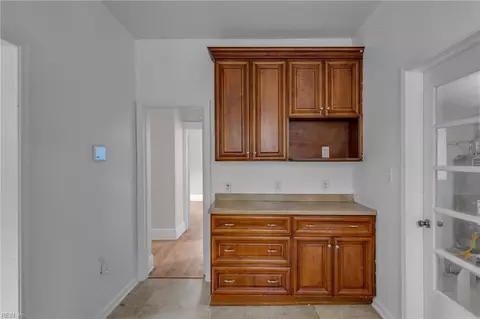 Entry Way - 1607 E Ocean View Ave, Norfolk, VA 23503 photo 5 of 7
