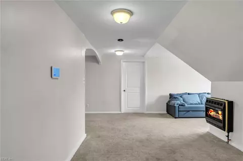 Entry Way - 1607 E Ocean View Ave, Norfolk, VA 23503 photo 6 of 7