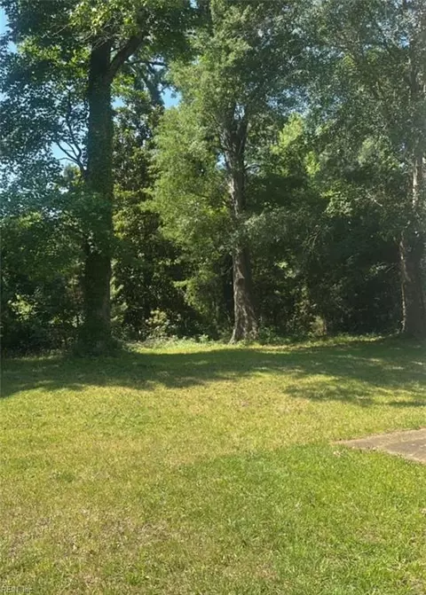 987 Winward Rd, Norfolk, VA 23513