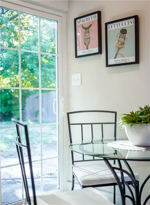 Dining - 807 Morris St, Hampton, VA 23663 photo 1 of 2
