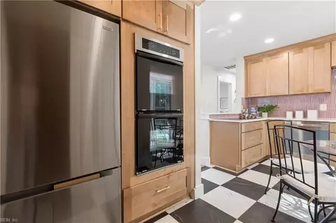 Kitchen - 807 Morris St, Hampton, VA 23663 photo 5 of 5