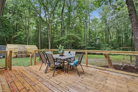 Exterior - 8172 Manor Dr, Gloucester, VA 23061 photo 4 of 11