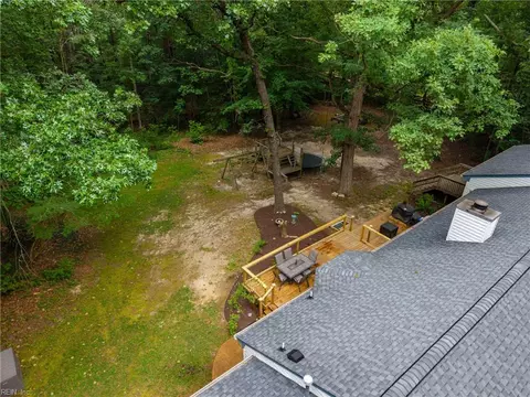 Exterior - 8172 Manor Dr, Gloucester, VA 23061 photo 8 of 11