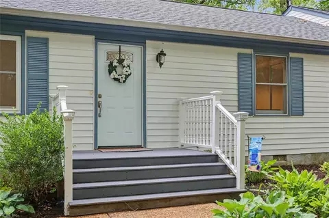 Exterior - 8172 Manor Dr, Gloucester, VA 23061 photo 3 of 11