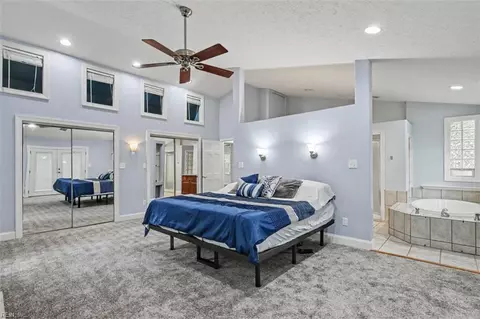 Bedroom - 8172 Manor Dr, Gloucester, VA 23061 photo 1 of 9