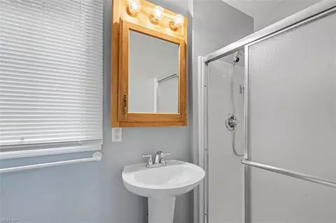 Bath - 8172 Manor Dr, Gloucester, VA 23061 photo 4 of 6