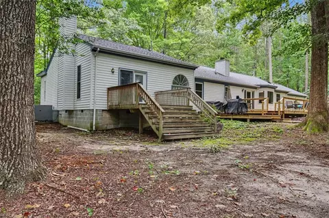 Exterior - 8172 Manor Dr, Gloucester, VA 23061 photo 9 of 11