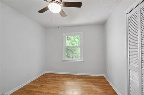 Bedroom - 8172 Manor Dr, Gloucester, VA 23061 photo 6 of 9
