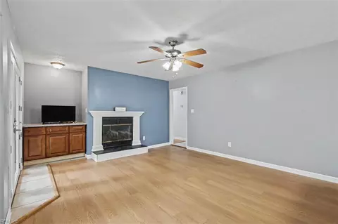 Living - 8172 Manor Dr, Gloucester, VA 23061 photo 5 of 5