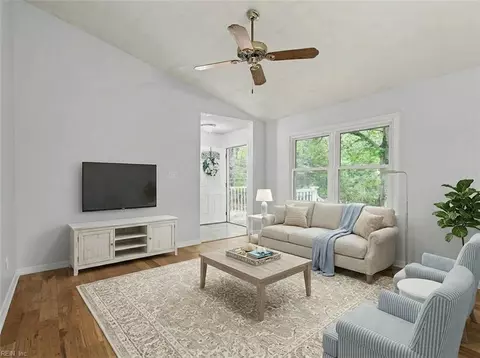 Living - 8172 Manor Dr, Gloucester, VA 23061 photo 2 of 5