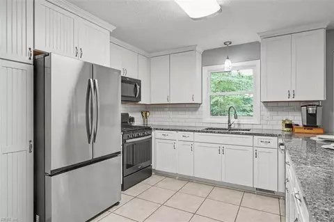 Kitchen - 8172 Manor Dr, Gloucester, VA 23061 photo 1 of 4