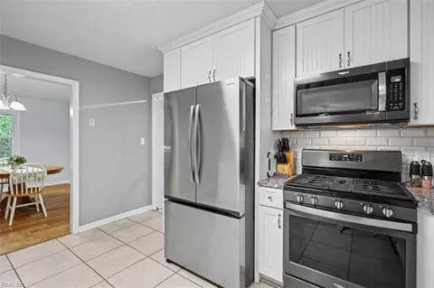 Kitchen - 8172 Manor Dr, Gloucester, VA 23061 photo 3 of 4