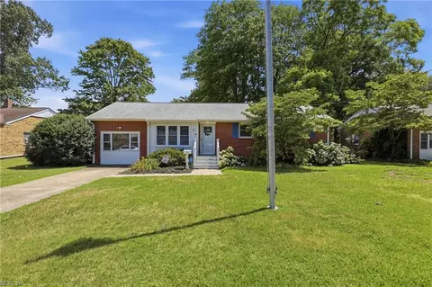 50 Middlesex Rd, Newport News, VA 23606