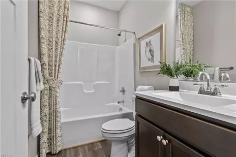 Bath - 1307 Watermark Way, Hampton, VA 23666 photo 1 of 2