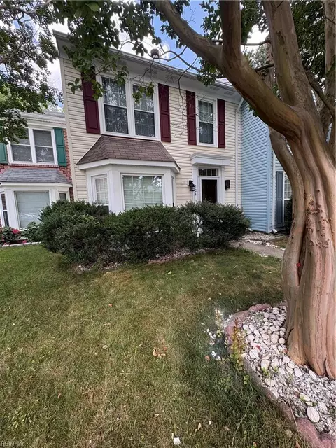 204 Arabian Cir, Yorktown, VA 23693