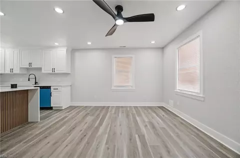 Living - 5116 Woolsey St, Norfolk, VA 23513 photo 2 of 2