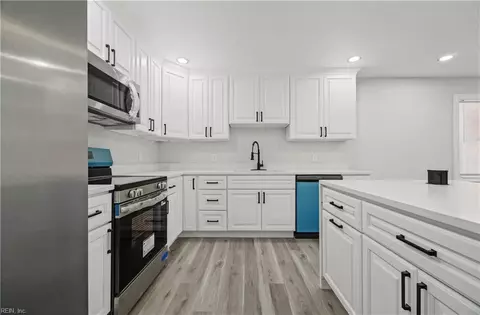 Kitchen - 5116 Woolsey St, Norfolk, VA 23513 photo 2 of 2