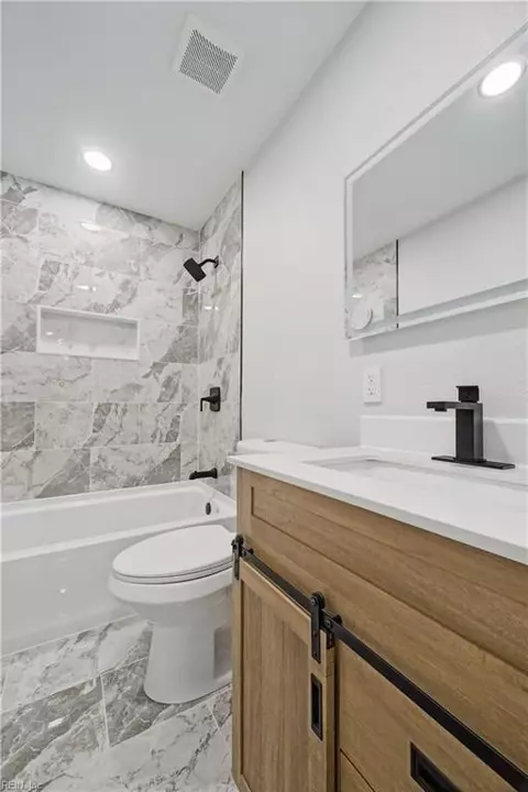 Bath - 5116 Woolsey St, Norfolk, VA 23513 photo 2 of 6