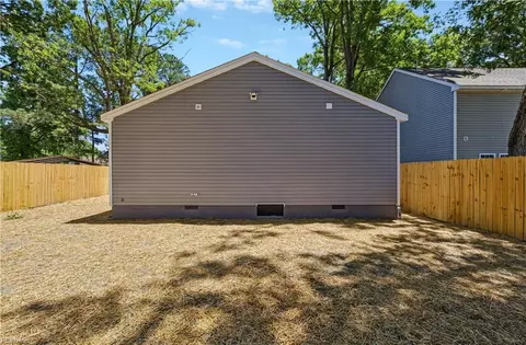 Exterior - 5116 Woolsey St, Norfolk, VA 23513 photo 5 of 6