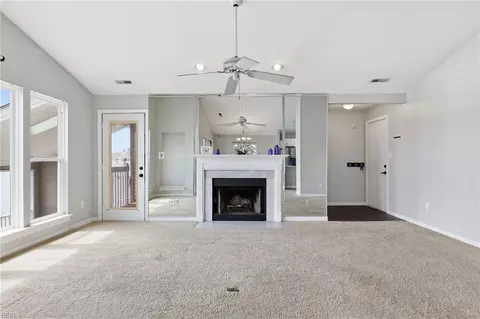 Living - 246 Dockside Dr #C, Hampton, VA 23669 photo 3 of 5