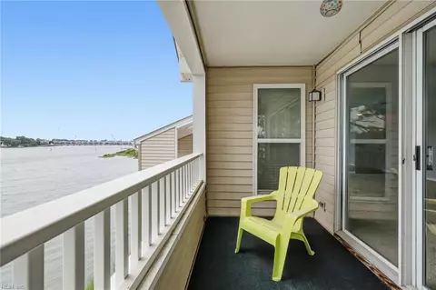 Exterior - 246 Dockside Dr #C, Hampton, VA 23669 photo 2 of 5