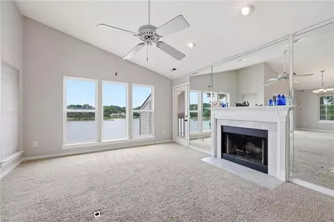 Living - 246 Dockside Dr #C, Hampton, VA 23669 photo 2 of 5