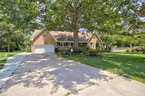 800 Birch Forest Ct, Chesapeake, VA 23322