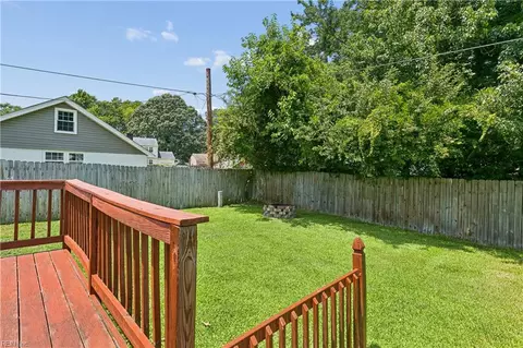 Exterior - 303 Nancy Dr, Hampton, VA 23669 photo 6 of 9