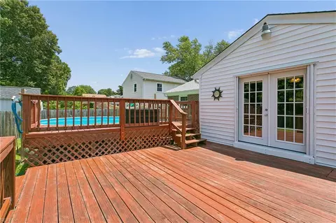 Exterior - 303 Nancy Dr, Hampton, VA 23669 photo 3 of 9