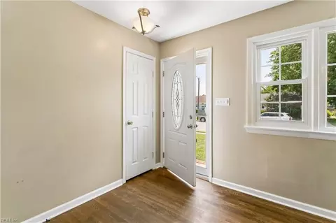 Entry Way - 303 Nancy Dr, Hampton, VA 23669 photo 1 of 3