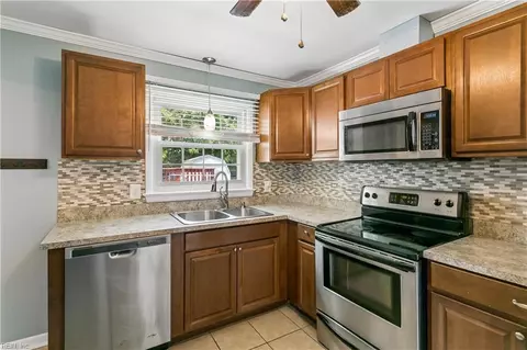 Kitchen - 303 Nancy Dr, Hampton, VA 23669 photo 3 of 5