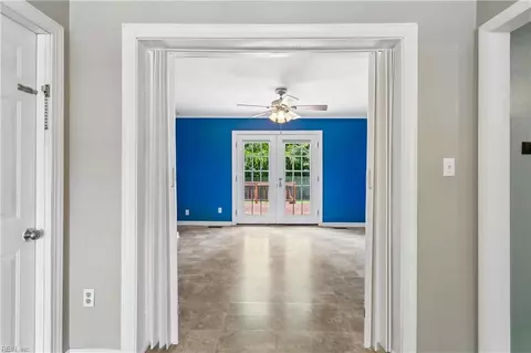 Entry Way - 303 Nancy Dr, Hampton, VA 23669 photo 3 of 3