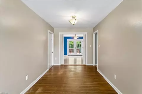 Entry Way - 303 Nancy Dr, Hampton, VA 23669 photo 2 of 3