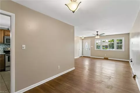 Living - 303 Nancy Dr, Hampton, VA 23669 photo 4 of 6