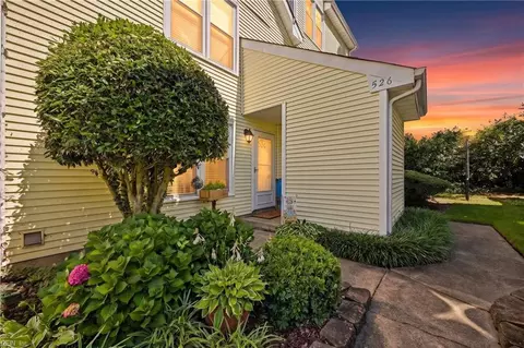 526 Pine Tops Ct, Virginia Beach, VA 23451