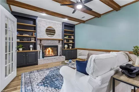 129 Stone Lake Ct, Yorktown, VA 23693