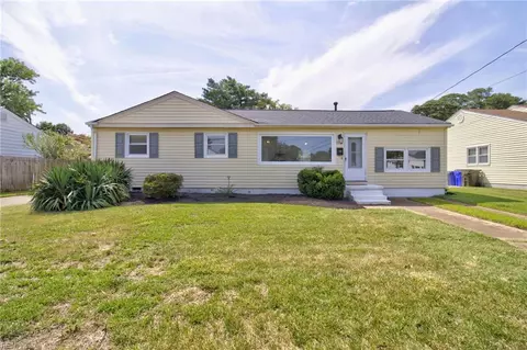 8133 Baywood Dr, Norfolk, VA 23518