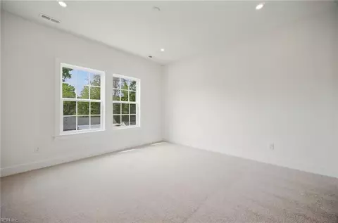Bedroom - 229 La Salle Ave, Hampton, VA 23661 photo 3 of 11