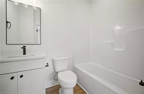 Bath - 229 La Salle Ave, Hampton, VA 23661 photo 1 of 4