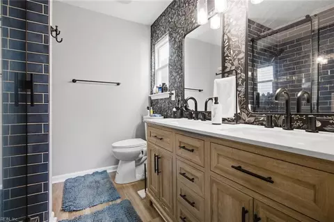 Bath - 17 Camellia Ln, Hampton, VA 23663 photo 2 of 4
