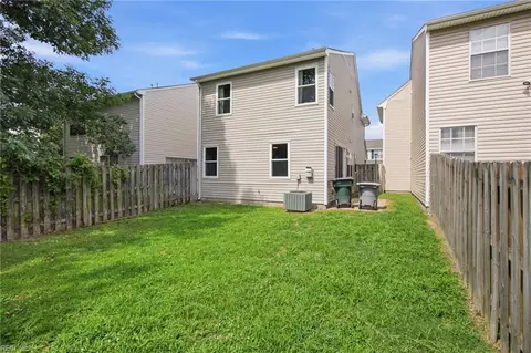 Exterior - 17 Camellia Ln, Hampton, VA 23663 photo 7 of 12
