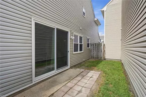 Exterior - 17 Camellia Ln, Hampton, VA 23663 photo 5 of 12