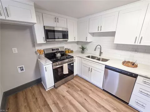 Kitchen - 504 Cedar Ct, Suffolk, VA 23434 photo 1 of 2