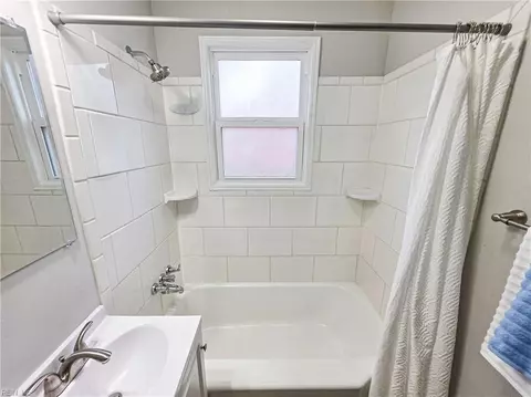 Bath - 504 Cedar Ct, Suffolk, VA 23434 photo 2 of 2