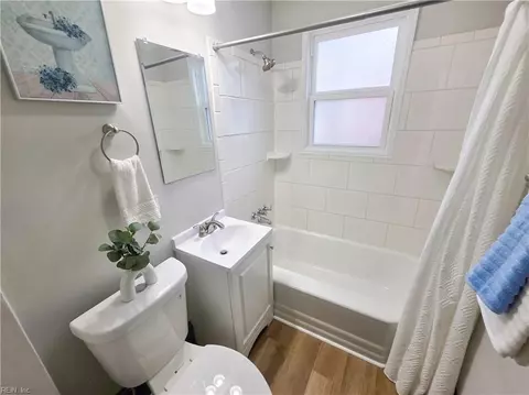 Bath - 504 Cedar Ct, Suffolk, VA 23434 photo 1 of 2
