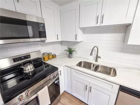 Kitchen - 504 Cedar Ct, Suffolk, VA 23434 photo 2 of 2
