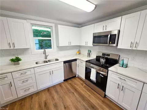 214 Knight St, Suffolk, VA 23434
